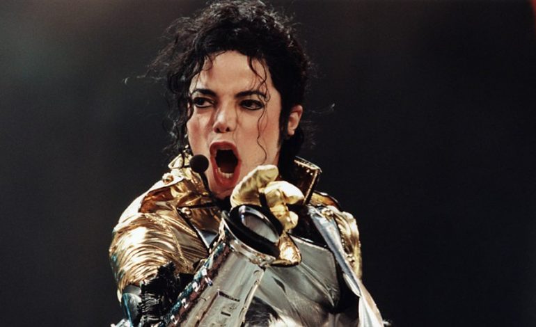 PAS AKUZAVE PËR ABUZIM ME FËMIJËT/ BBC  "ndërshkon" Michael Jackson, ndalon...