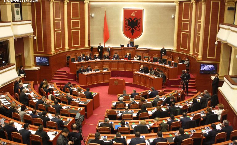 DJEGIA E MANDATEVE/ Ish-anëtari i KQZ: Duhen vënë ndalesa ligjore!