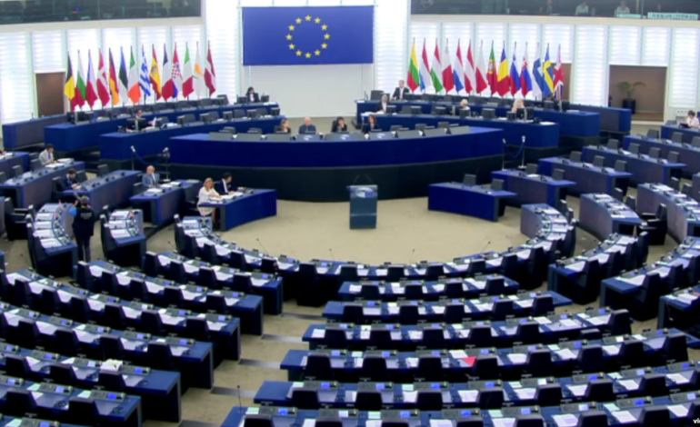 E DREJTA E AUTORIT/ Parlamenti Evropian voton ligjin, kritikët shprehen se…