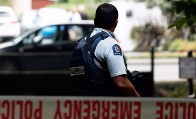 17 MINUTA TRANSMETIM “LIVE”/ Facebook u njoftua nga policia për masakrën në Zelandë