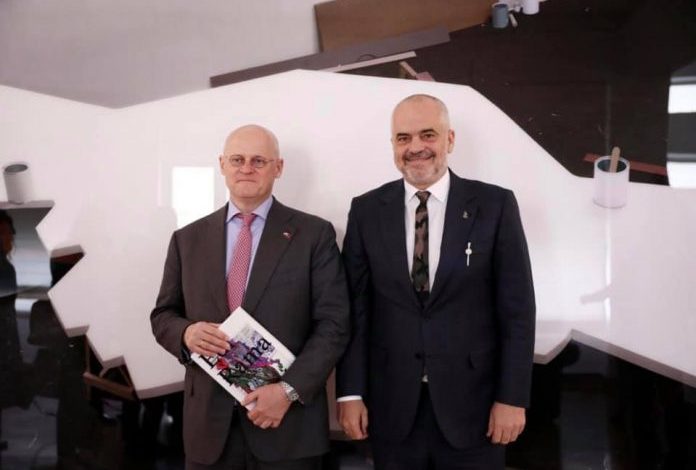PAS TAKIMIT ME MINISTRIN HOLANDEZ/ Rama: Ishte një bashkëbisedim i hapur dhe interesant
