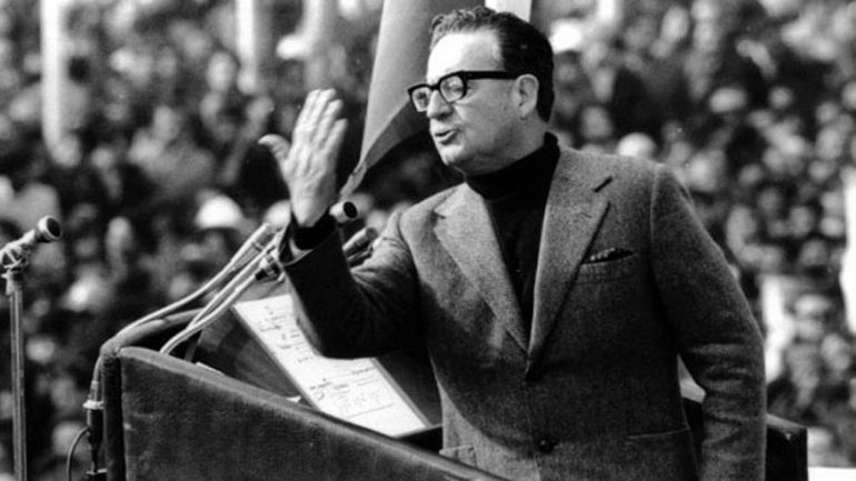 KRAHASIMI I ILIR METËS/ Si vrau veten me AK-47 Salvador Allende