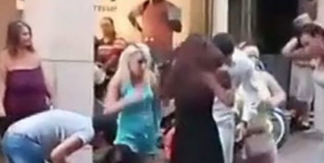 “LUFTA PËR TERRITOR”/ Prostitutat shqiptare terrorizojnë “kolegen” rumune derisa në ‘lojë’ hyn policia