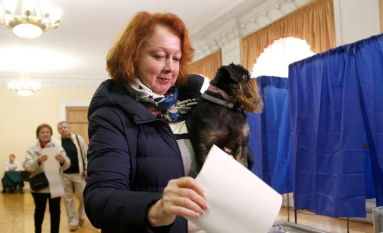 RAUNDI I PARË/ Sot u hapën kutitë e votimit të zgjedhjeve presidenciale në Ukrainë