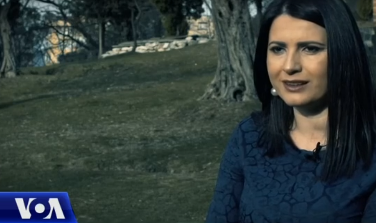 ANA TJETËR E 8 MARSIT/ Gjakmarrja, barrë e rëndë mbi nënat në familjet e ngujuara