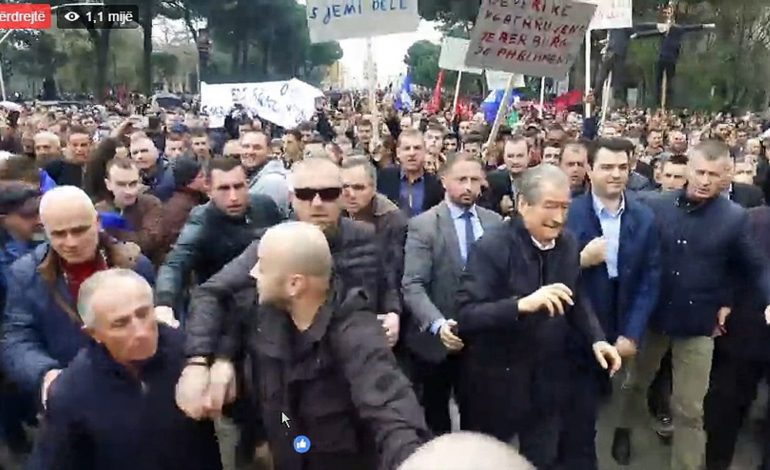 DJEGIA E MANDATEVE/ Berishës nuk i del “INATI” me ndërkombëtarë: Do ta shikoni ju…