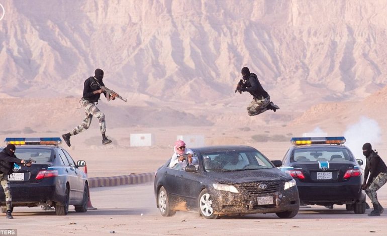 NUK ËSHTË FILM AKSION/ Ja si stërviten forcat speciale saudite  (FOTOT)