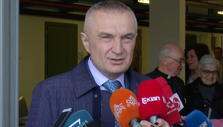 TENSIONET NË PROTESTË/ Reagon Presidenti Meta: Evitoni konfrontimet