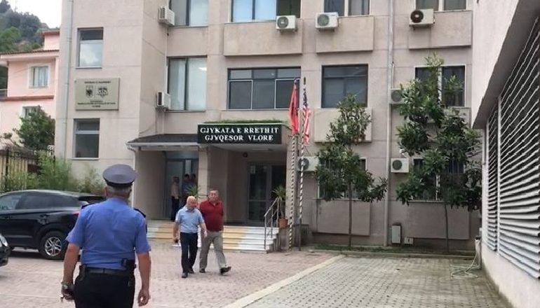 PAKO E DYSHIMTË NË VLORË/ Forcat xheniere çaktivizojnë lëndën plasëse