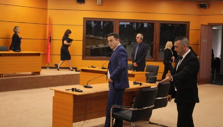 12 MIJË EURO DHE APARTAMENTET…/ Shkarkohet përfundimisht numri DY i prokurorisë së Tiranës
