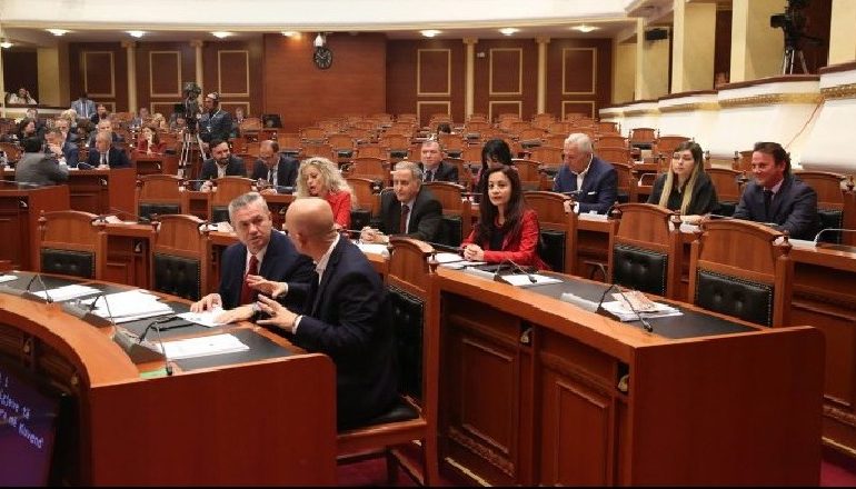 SOT SEANCA PLENARE/ Lleshaj përballë deputetëve të rinj, pritet debat për…