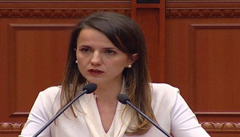 RUDINA HAJDARI KRIJON PARTINË E RE/ Ja si do të quhet