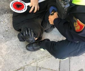 GRABITËN KAMBISTIN NË TIRANË/ Zbardhet dëshmia e Elvis Tafës: Ja kush na shtyri dhe si më hodhi shoku nga motori