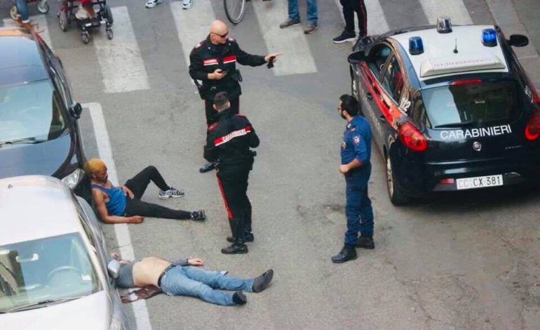 SHERRI ME THIKA MES SHQIPTARIT E NIGERIANËVE/ Salvini me mesazh të prerë: Largoni banditët nga… (FOTO)