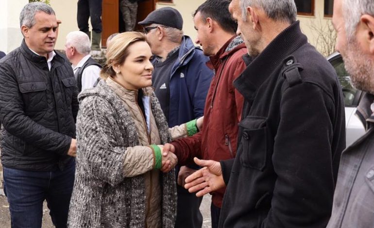 TAKIM ME QYTETARËT/ Komentuesit “sulmojnë” ashpër Kryemadhin: Të dhj*fsha…
