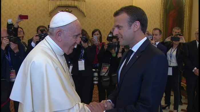 DJEGIA E “NOTRE DAME”/ Macron fton në Paris Papa Franceskun