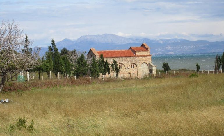 FUNDJAVË NË NATYRË/ Kepi i Rodonit “pushtohet” nga turistët e huaj