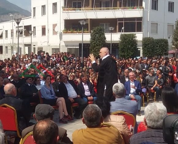 RAMA E UROI PËR LINDJEN/ Kryemadhi “mbron” kryebashkiaken e Prrenjasit: Si guxon…