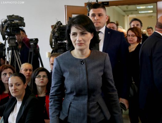 GARA PËR KRYEPROKURORIN/ Arta Marku dorëzon kandidaturën në KLP