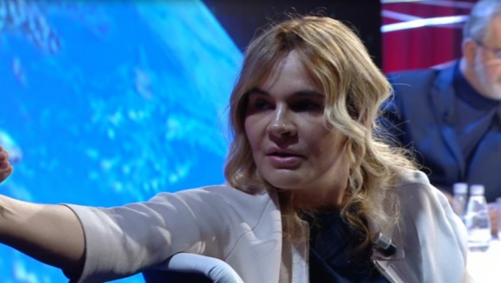 “MI KE LËNË FËMIJËT PA BUKË”/ Momenti kur betohet Kryemadhi: Mu bëfshin HELM nëse kam vjedhur… (VIDEO)