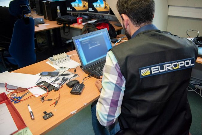 GODITET MAFIA SHQIPTARE/ Europoli: Mbi 60 të arrestuar në 5 shtete (DETAJET)