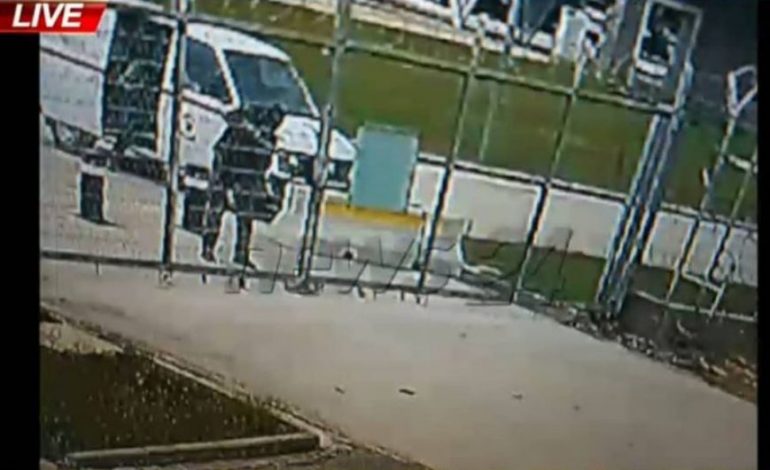 GRABITJA E RINASIT/ Dalin PAMJET kur furgoni largohet i ngarkuar me miliona euro