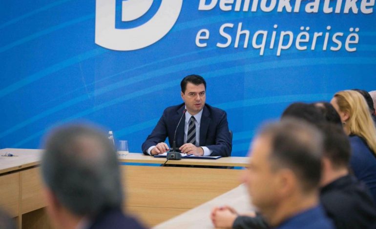 “KEMI GJITHË SITUATËN NË…”/ Porositë e Bashës në takimin me dyer të mbyllura. Ja çfarë ka kërkuar për protestën