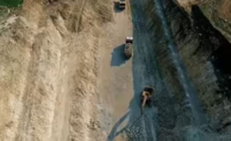 RAMA PUBLIKON VIDEON/ “Me këto pamje nga kantieri i punës për ndërtimin e rrugës Kardhiq-Delvinë…”