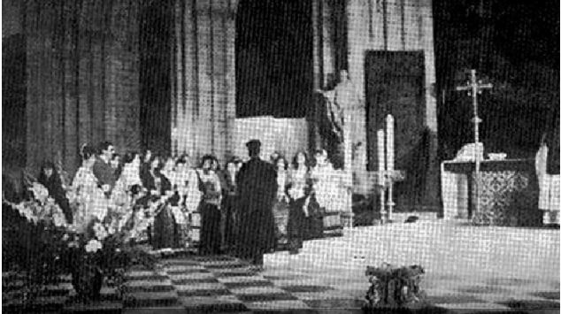 EMOCIONUESE/ Kur shqiptarët mbajtën meshë në Notre Dame të Parisit