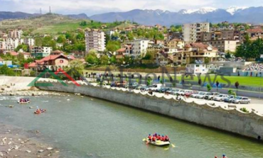 NJË PASURI NATYRORE/ Lumi Shkumbin në Librazhd, ideal për sportet ujore  (PAMJET)