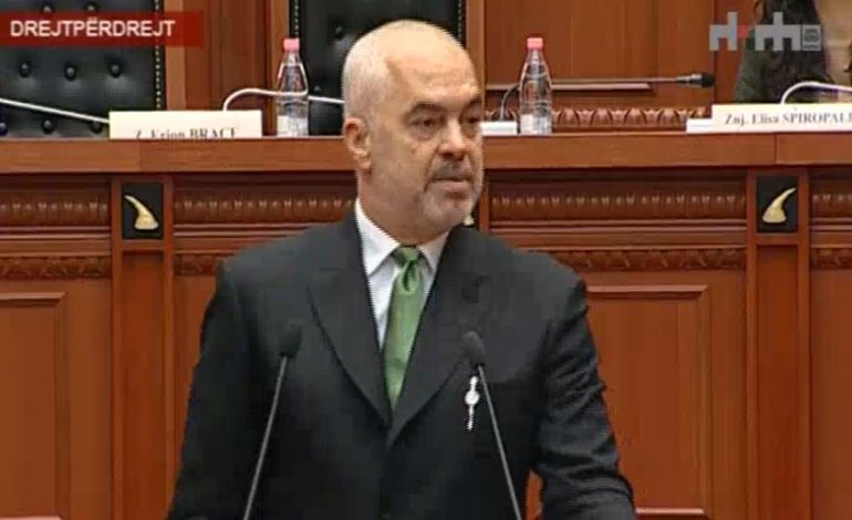 ZGJEDHJET/ Rama, nuk kursen ironinë për Bashën: Deri në 2021 mund të përmirësojnë edhe selfiet nga vetura