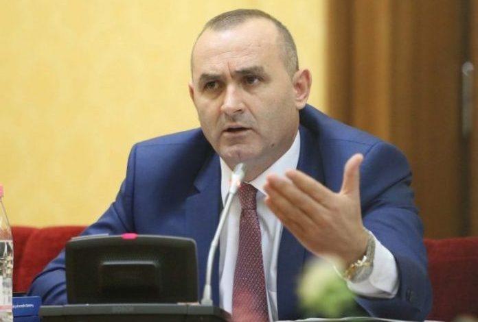 “MOS U END…”/ Manja – Bashës: Nëse ta mban hajde e ndeshu me popullin si burrat me 30 qershor