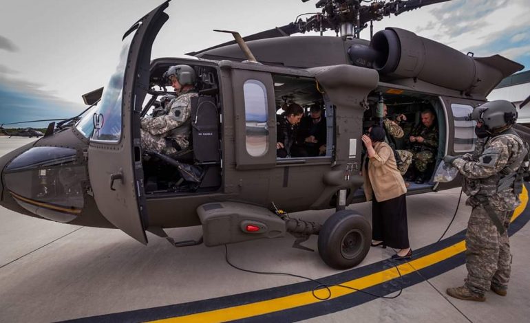 MARRËVESHJA ME SHBA-NË/ Helikopterë “Black Hawk” për Forcën Ajrore (FOTO)