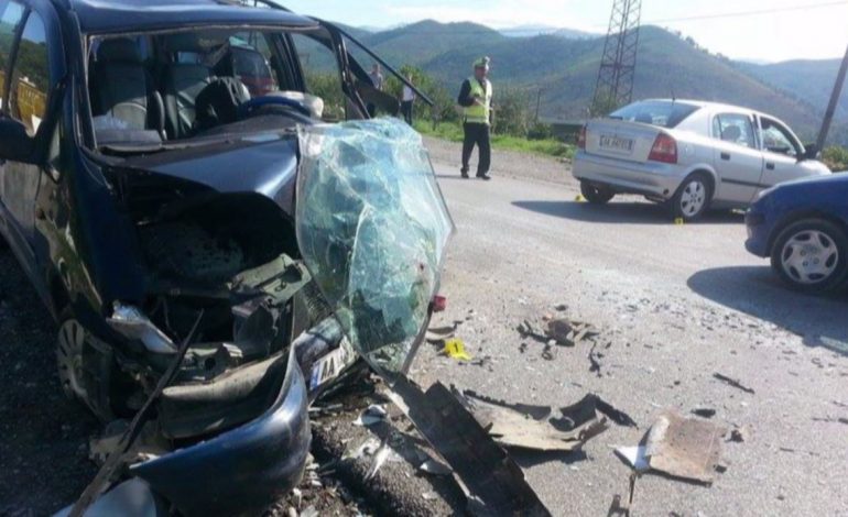 E RËNDË NË SARANDË/ Aksidentohen 2 EMIGRANTËT, ishin kthyer në Shqipëri për… (FOTOT)