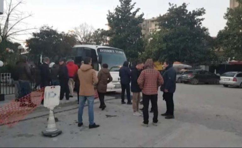 TË REJAT NGA PROTESTA/ Lulzim Basha vjen me FJALIM, PD kërkon leje deri në mesnatë