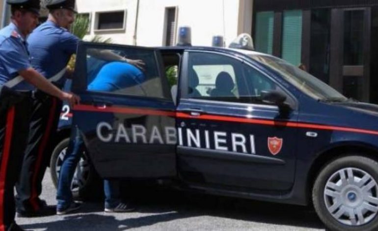 GODET ME THIKË PRONARIN E LOKALIT/ 32 vjeçari shqiptar kishte ngacmuar…