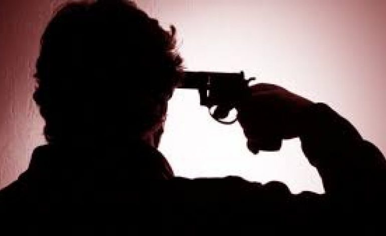 VETËVRITET 50 VJEÇARI NË TIRANË/ Detajet: Përdori ARMËN e gruas që ishte…