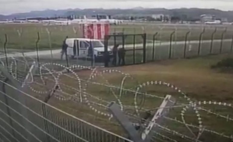GRABITJA NË RINAS/ Shoqërohen në polici tre vëllezërit VESELI nga Fushë-Kruja (EMRAT)