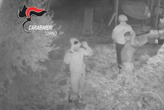 “JAM I FIKSUAR, HYRA BRENDA DHE I FOTOGRAFOVA VAJZËN”/ Përgjimet që zbuluan BANDËN e shqiptarëve (VIDEO)