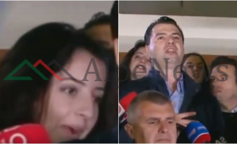“BASHA PUSHON NGA PUNA TENORIN”/ Ja si “QESHIN” militantët e tij, kur kryetari “KËNDON” himnin (VIDEO)
