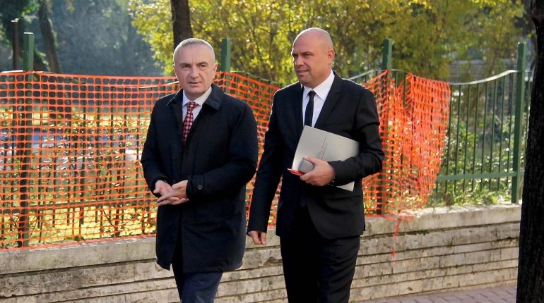 BËN “FAJTOR” METËN/ Ylli Manjani: Ka ardhur koha që Presidenti mos të fshihet!