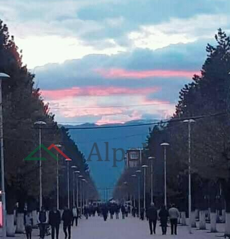 QYTETI I BLIRIT/ Në Peshkopi, aty ku shëtitorja kresore duket si një “labirint” i… (PAMJET)