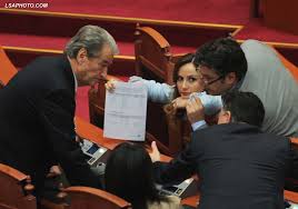 “E KA BËRË KËSHTU ASHTU PARTINË…”/ Paloka: Arben Imami më tha ikim se Berisha…