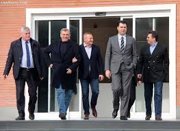 PROTESTA/ Aleati i Bashës i përgatitur për DHUNË: Ta kapin prej zhelesh… (FOTO)