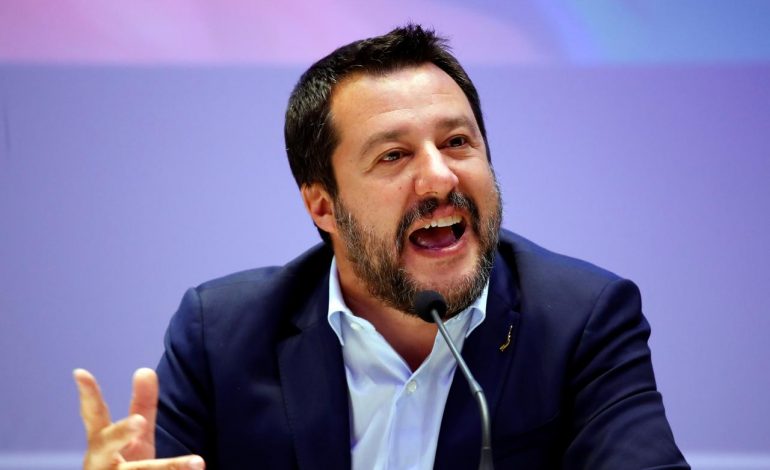 “I FALENDEROJ”/ Edhe Salvini e lavdëron policinë tonë, opozita JO!