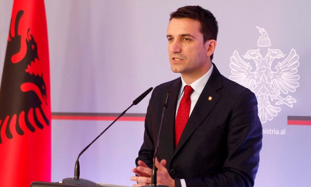 LEJET E NDËRTIMIT NË TIRANË/ Veliaj: Gjysma janë për punë publike, Basha i dha…