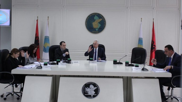 ZGJEDHJET LOKALE/ Pas PS-së, 3 aleatë të Bashës regjistrohen për zgjedhjet në KQZ