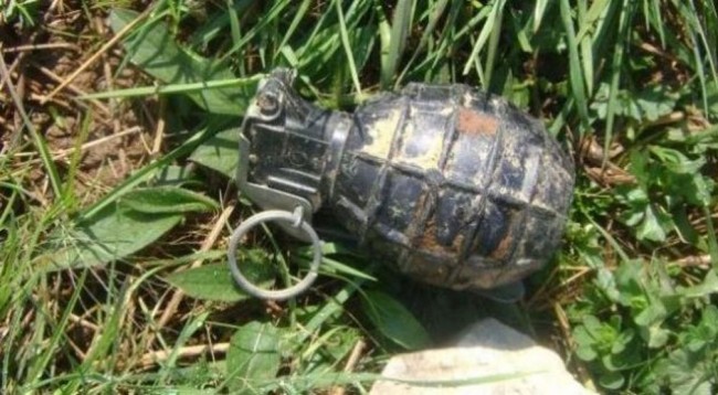 DJALI VDIQ, VAJZA RËNDË/ Si e gjeti babai të birin e pajetë. Pranë tyre edhe dy granata të paplasura