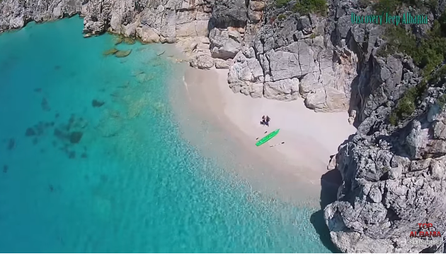 “NJË PARAJSË E VOGËL”/ “Turismo.al”: Plazhi i Jalës , aq i bukur, saqë duket….JOREAL (VIDEO)