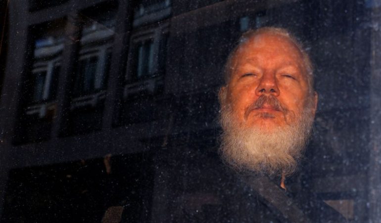 “EKSTRADIMI DREJT SHBA-ve I RREZIKSHËM”/ Flet avokati i Assange: Hapjen e portës për…